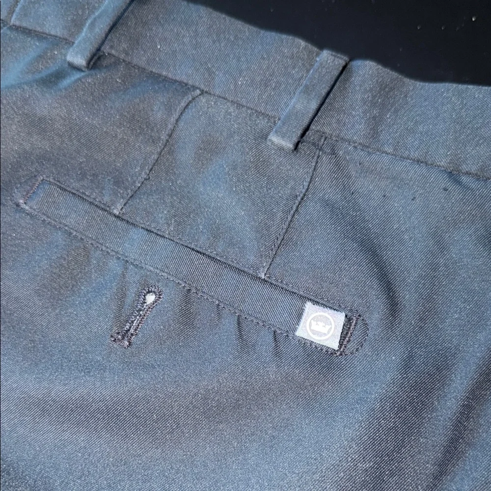 Peter Millar Shorts Men 34 Black Golf Performance Classic 8" solid flat front - Picture 3 of 3